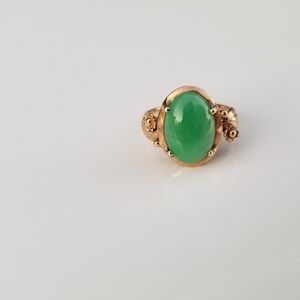 Vintage estate 14k yellow gold jade ring